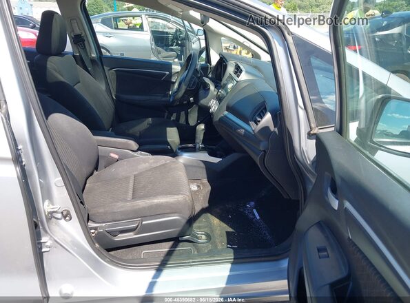 3HGGK5H82JM720058 2018 HONDA FIT Silver წინა სალონის ხედი