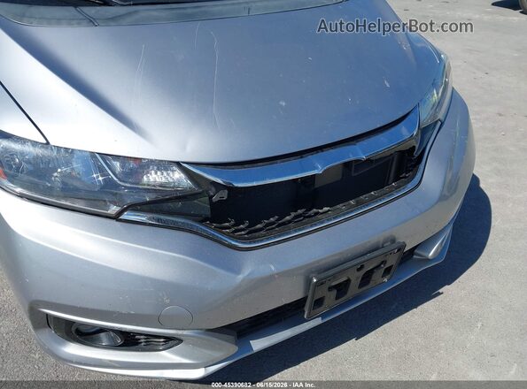 3HGGK5H82JM720058 2018 HONDA FIT Silver წინა ხედი