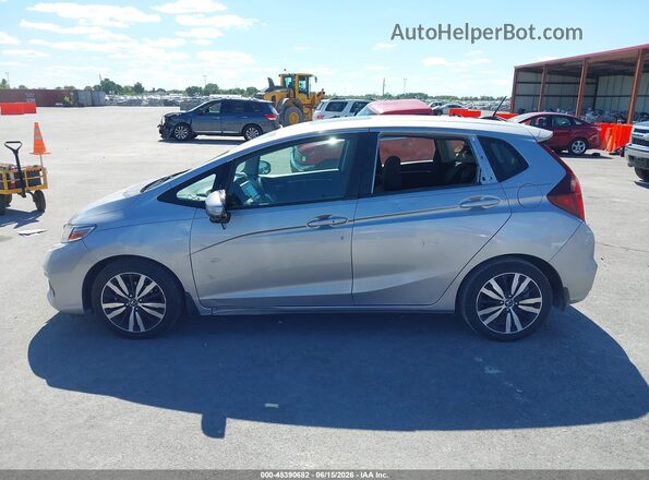 3HGGK5H82JM720058 2018 HONDA FIT Silver სალონის 360-გრადუსიანი ხედი