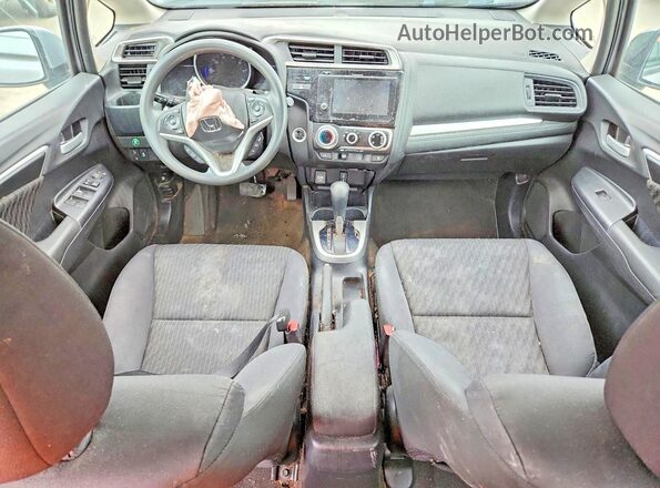 3HGGK5H83JM711207 2018 HONDA FIT Silver Вид панелі приладів