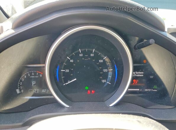 3HGGK5H88JM729590 2018 HONDA FIT Gray 