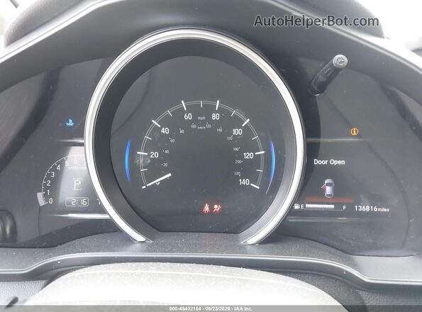 3HGGK5H8XJM717375 2018 HONDA FIT Red Հետևի նստատեղերի տեսք