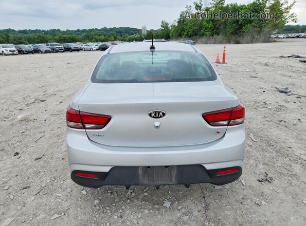 3KPA24AB3JE076777 2018 KIA RIO Silver Rear view