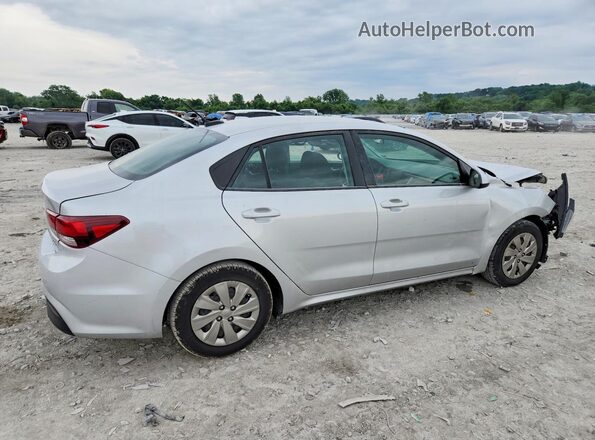 3KPA24AB3JE076777 2018 KIA RIO Silver Rear right