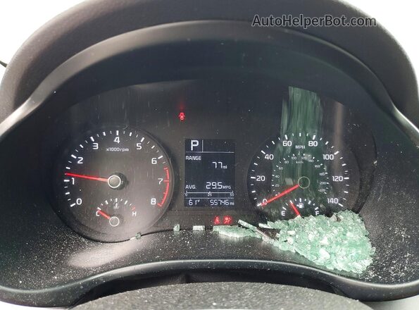 3KPA24AB8JE070795 2018 KIA RIO Silver Widok zestawu wskaźników