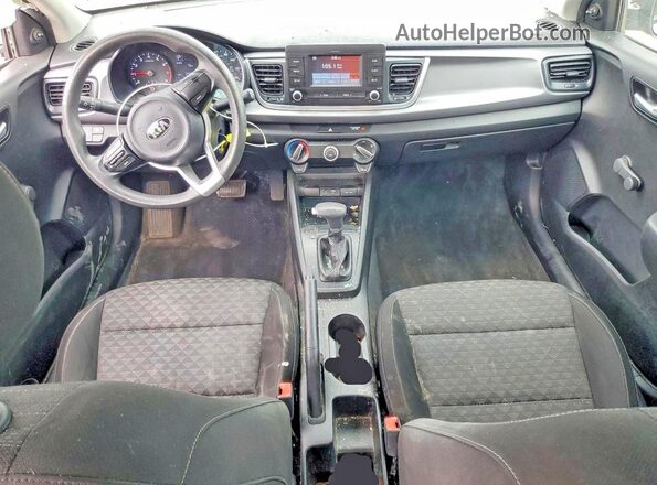 3KPA24AB8JE070795 2018 KIA RIO Silver Widok deski rozdzielczej