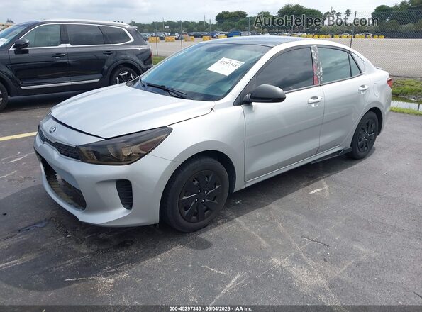3KPA24AB9JE079893 2018 KIA RIO Silver Front left