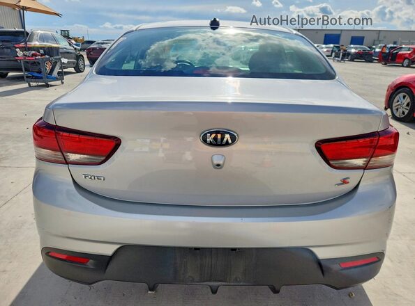3KPA24AB9JE085547 2018 KIA RIO Silver Widok z tyłu