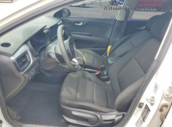 3KPA24AD0LE255900 2020 KIA RIO White Front interior view