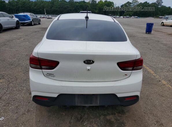 3KPA24AD0LE255900 2020 KIA RIO White Rear view