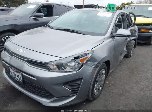 3KPA24AD0PE575904 2023 KIA RIO Silver Vista tres cuartos delantera izquierda