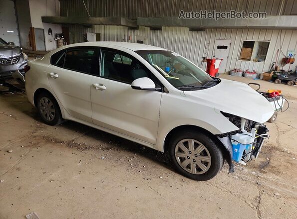 3KPA24AD1ME366053 2021 KIA RIO White Передня права чверть
