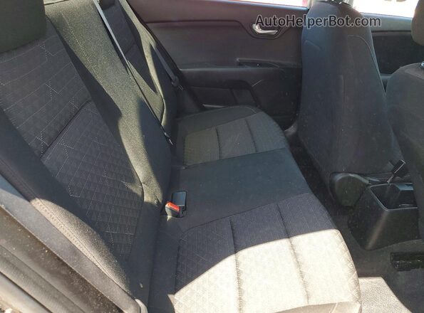 3KPA24AD1NE484556 2022 KIA RIO Silver Widok tylnych siedzeń