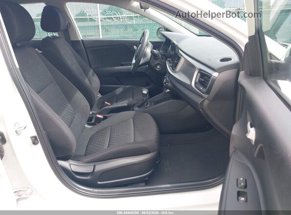 3KPA24AD1PE577242 2023 KIA RIO White წინა სალონის ხედი