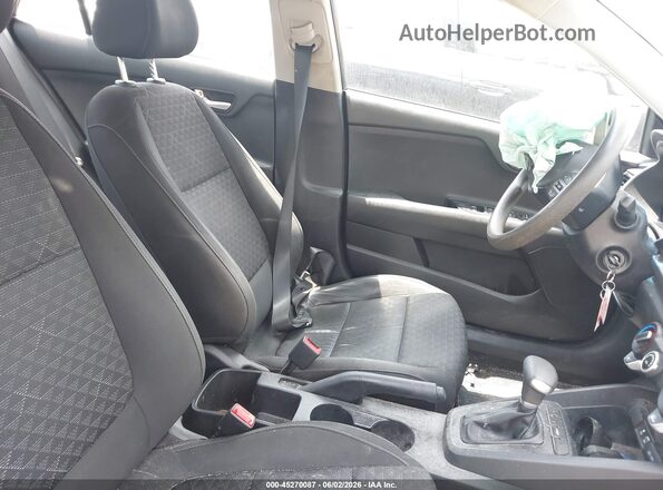 3KPA24AD2LE327244 2020 KIA RIO Black Front interior view