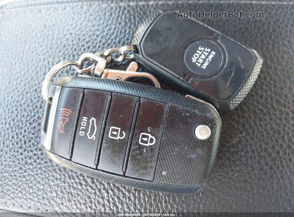 3KPA24AD2LE349924 2020 KIA RIO Серый Вид панели приборов