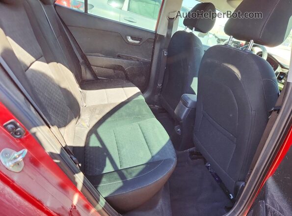 3KPA24AD2ME391494 2021 KIA RIO Red Հետևի նստատեղերի տեսք
