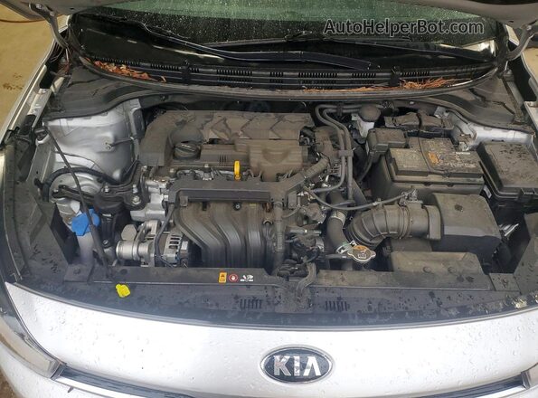 3KPA24AD2ME404132 2021 KIA RIO Gray Widok wnętrza z tyłu