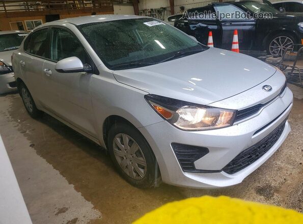 3KPA24AD2ME404132 2021 KIA RIO Gray Przód prawy