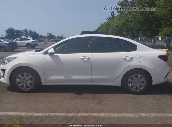 3KPA24AD2NE482167 2022 KIA RIO White 360 interior view