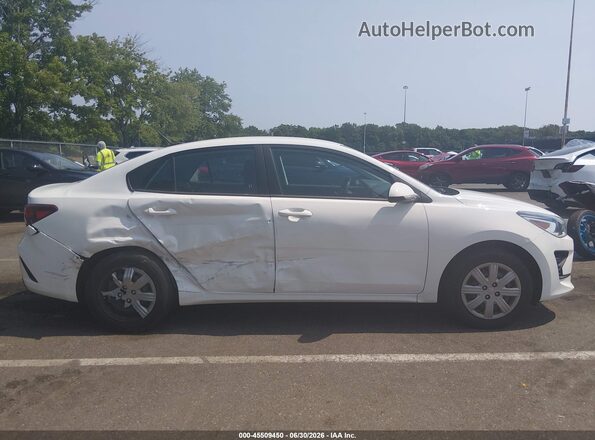 3KPA24AD2NE482167 2022 KIA RIO White Rear interior view