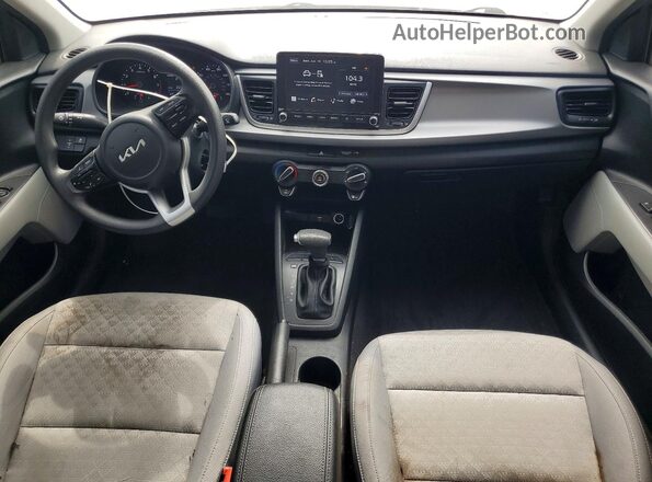3KPA24AD2NE488986 2022 KIA RIO Silver Vista del salpicadero