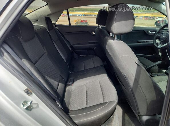 3KPA24AD2PE530768 2023 KIA RIO Silver Հետևի նստատեղերի տեսք