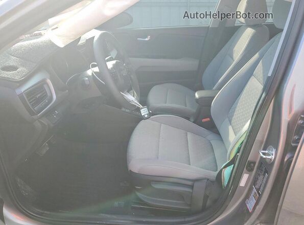 3KPA24AD2PE587469 2023 KIA RIO Gray Front interior view