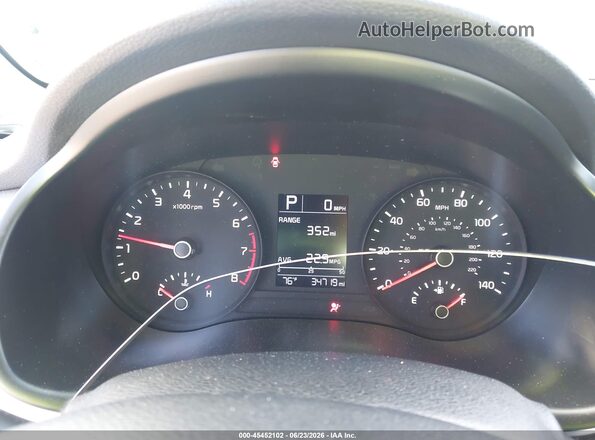 3KPA24AD2PE618008 2023 KIA RIO White Widok tylnych siedzeń