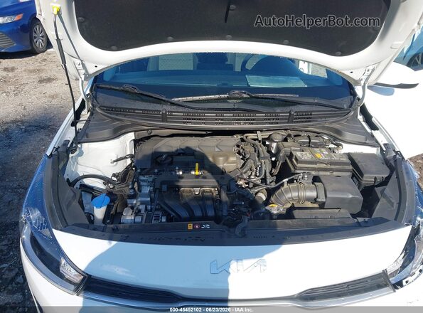 3KPA24AD2PE618008 2023 KIA RIO White Widok z tyłu