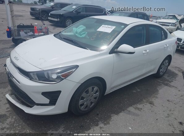 3KPA24AD3NE463644 2022 KIA RIO White წინა მარცხენა ხედი სამი მეოთხედიდან