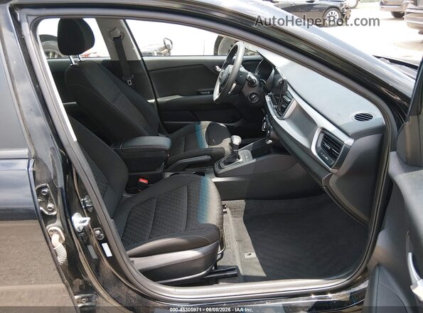 3KPA24AD3PE553315 2023 KIA RIO Black Widok wnętrza z przodu