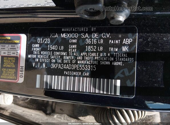 3KPA24AD3PE553315 2023 KIA RIO Black Widok komory silnika