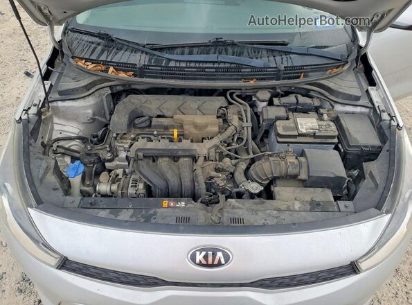 3KPA24AD4LE262915 2020 KIA RIO Серебряный Вид задней части салона