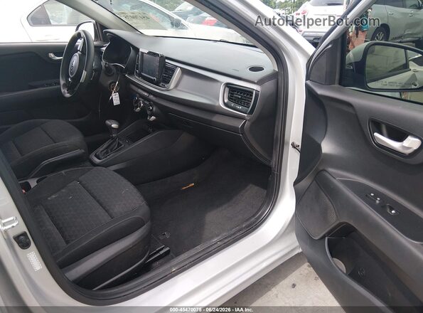 3KPA24AD4LE312874 2020 KIA RIO Silver Widok wnętrza z przodu