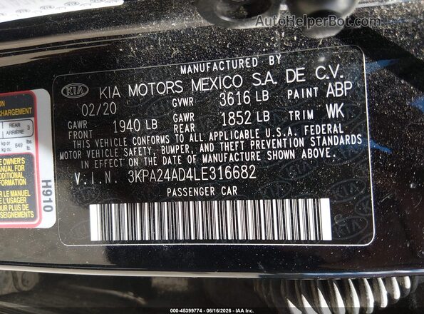 3KPA24AD4LE316682 2020 KIA RIO Black Engine compartment view