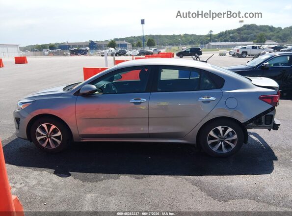 3KPA24AD4ME406691 2021 KIA RIO Gray Սալոնի 360 աստիճան տեսք