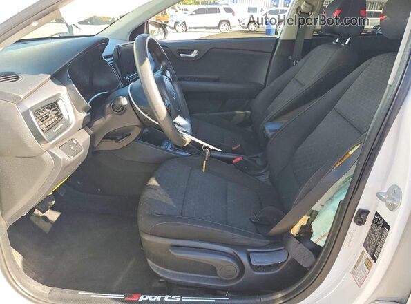 3KPA24AD4NE463734 2022 KIA RIO White 