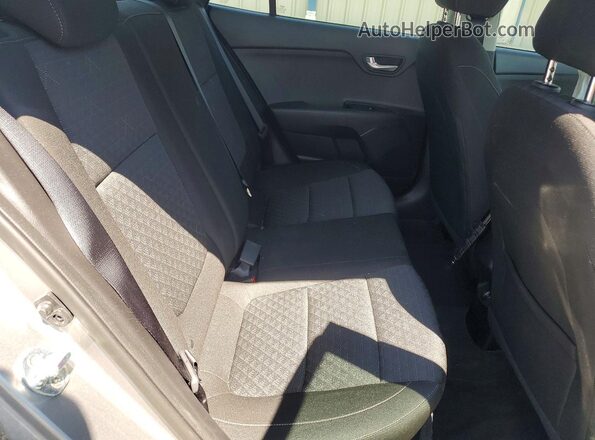 3KPA24AD4NE464091 2022 KIA RIO Gray Rear seats view