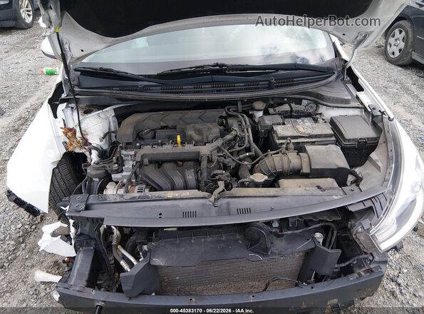3KPA24AD4PE520663 2023 KIA RIO White Հետևի տեսք