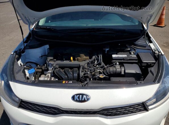 3KPA24AD5LE273762 2020 KIA RIO Белый Вид задней части салона