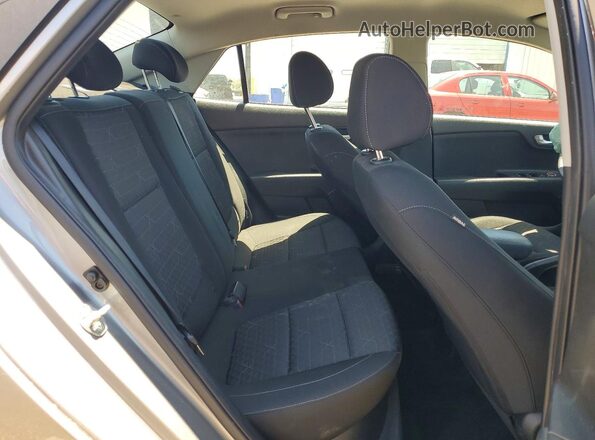 3KPA24AD5ME382398 2021 KIA RIO Gray Rear seats view