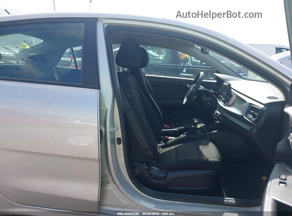 3KPA24AD5ME397354 2021 KIA RIO Silver Widok wnętrza z przodu