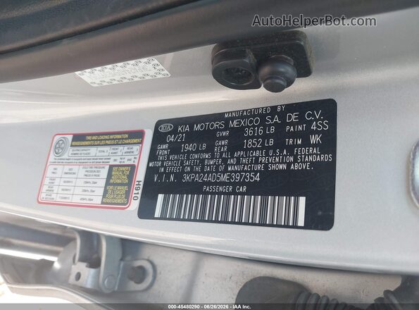 3KPA24AD5ME397354 2021 KIA RIO Silver Widok komory silnika