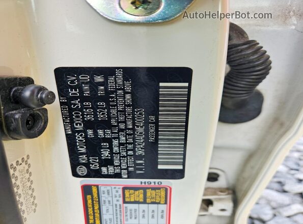 3KPA24AD5ME400253 2021 KIA RIO Silver Widok komory silnika