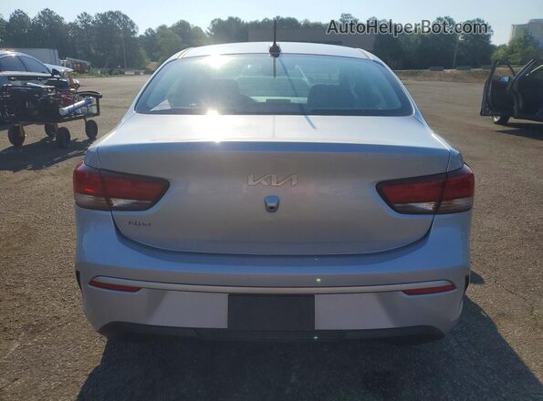 3KPA24AD5NE433092 2022 KIA RIO Silver Rear view