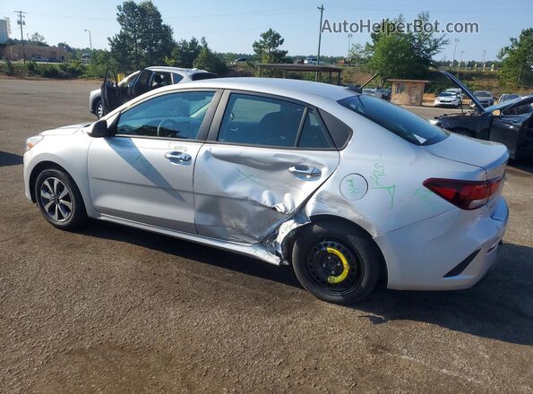 3KPA24AD5NE433092 2022 KIA RIO Silver Rear left
