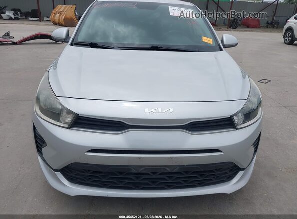 3KPA24AD5NE444058 2022 KIA RIO Silver Вид спереду