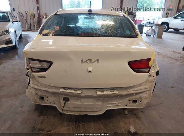 3KPA24AD5NE446215 2022 KIA RIO White Front view