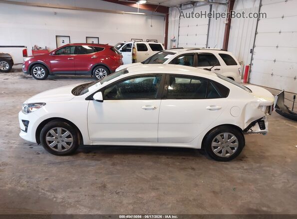 3KPA24AD5NE446215 2022 KIA RIO White 360 interior view